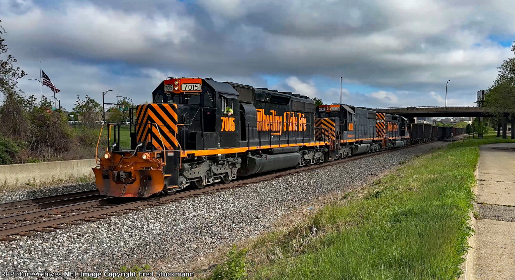 WE 7015 leads stone loads.
